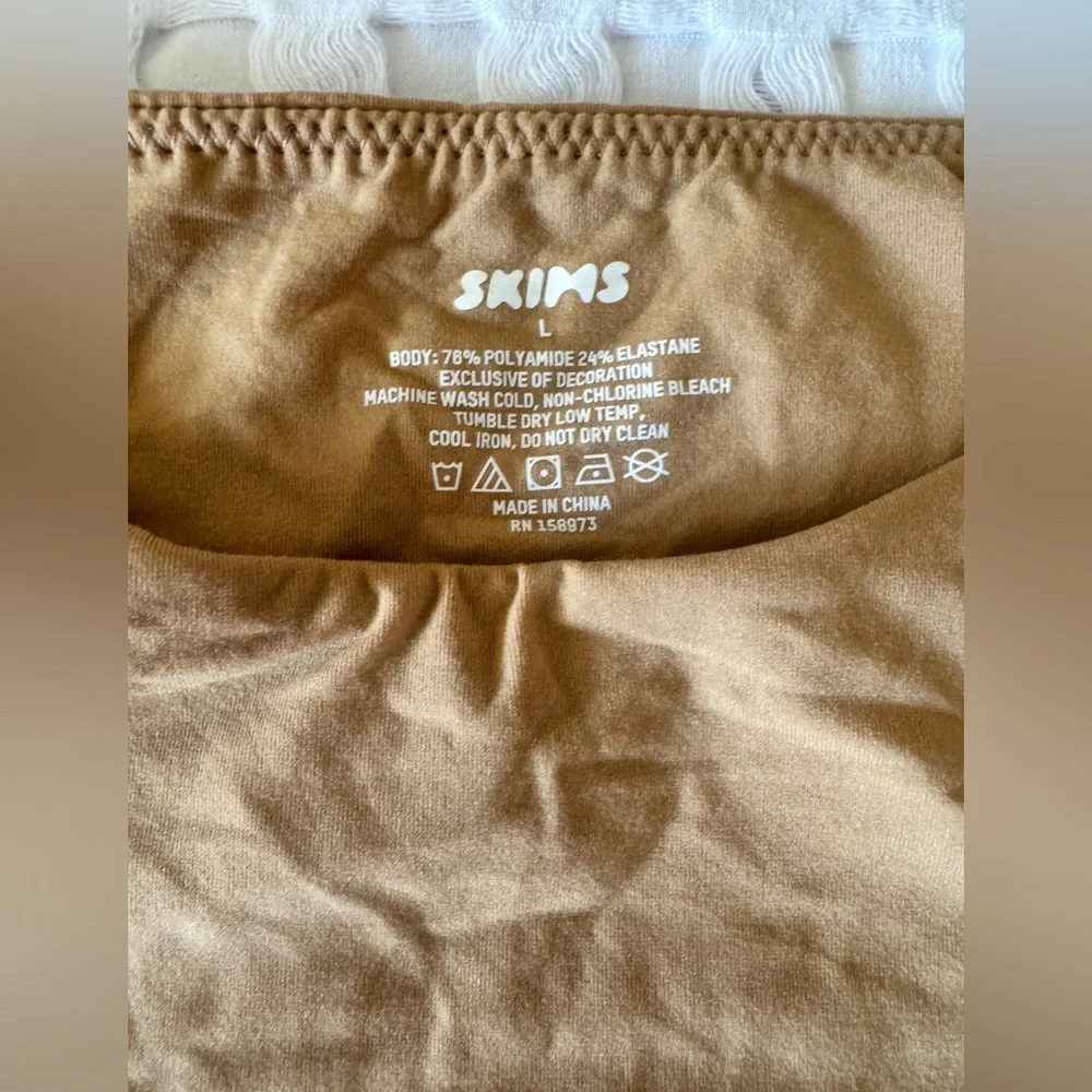 SKIMS | Fits Everybody High Neck | Thong Bodysuit | Camel | NWT | Size L - Picture 4 of 6
